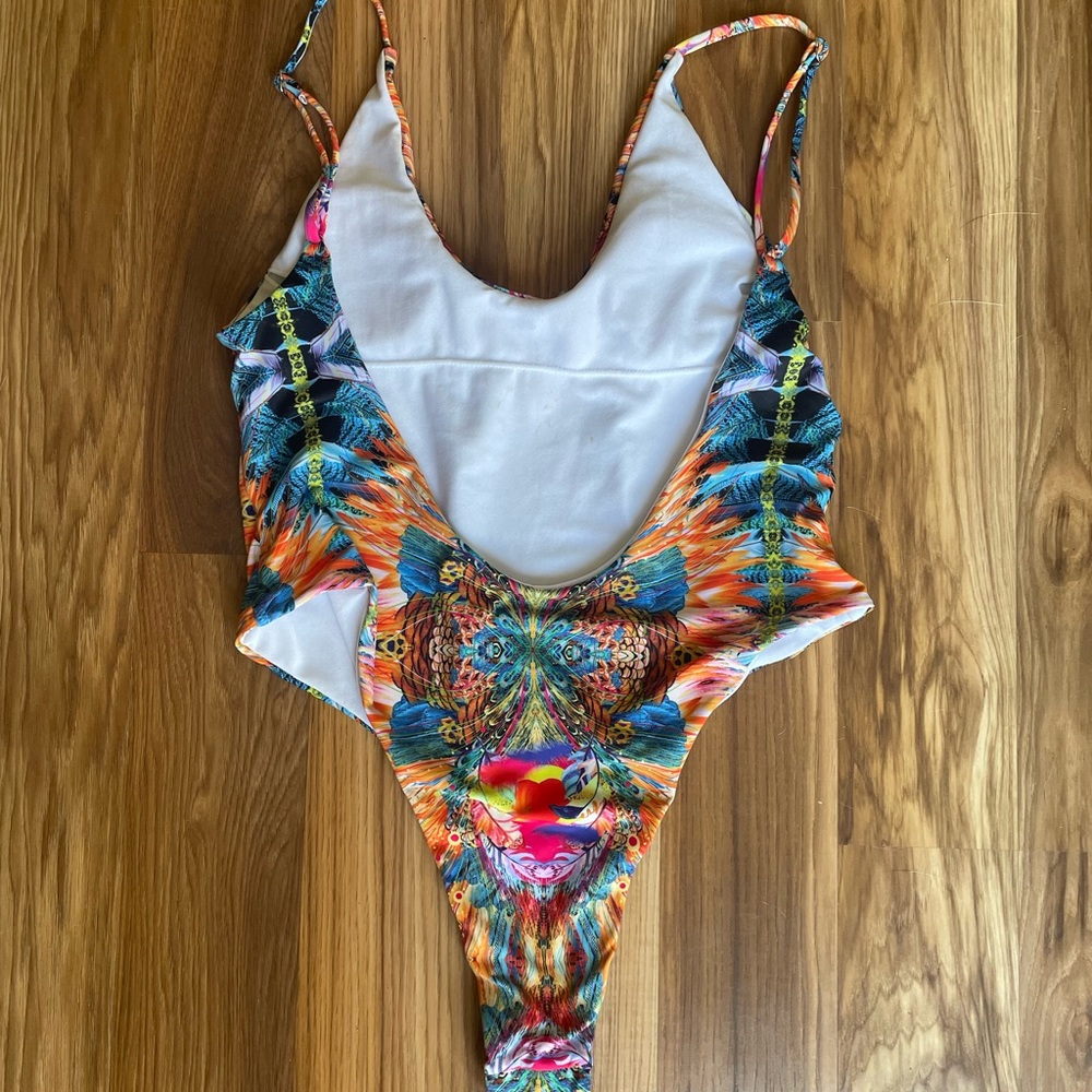 👙{Bathing suit} - Picture 3 of 8
